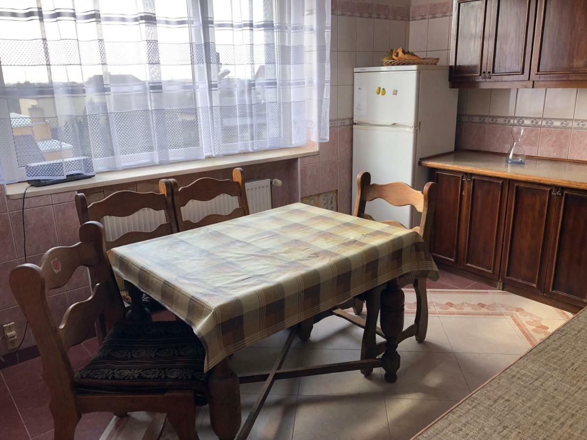 Kwatery Prywatne Jasmin Gniezno Buitenkant foto